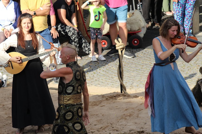 Zwei Tage lang feierten die Langensalzaer mit ihren G&auml;sten aus nah und fern ihr 30. Mittelalterstadtfest