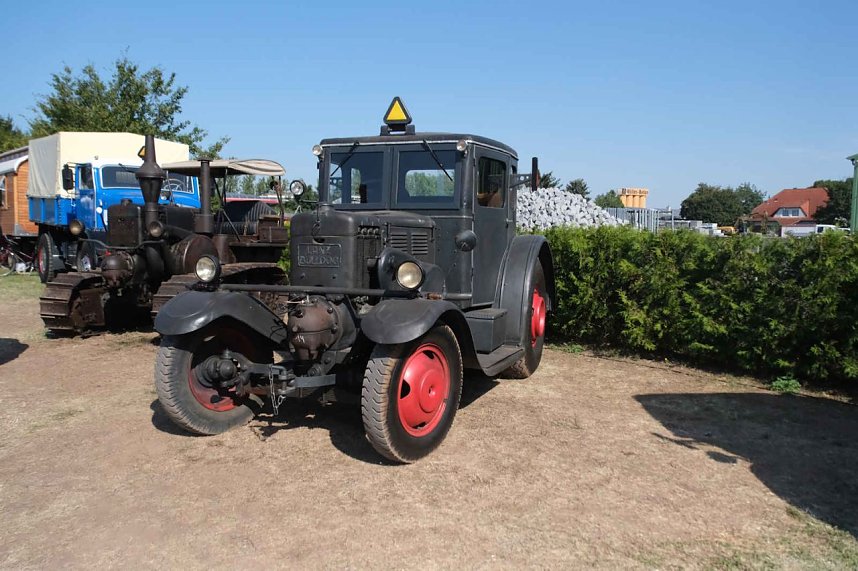 Motoren- und Maschinenschau zu Dreschfest in Sundhausen