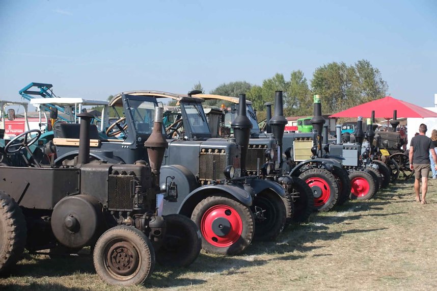 Motoren- und Maschinenschau zu Dreschfest in Sundhausen