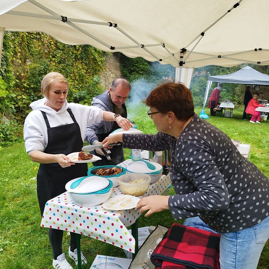 Internationale Kochshow in der Trinitatisgemeinde in Sondershausen