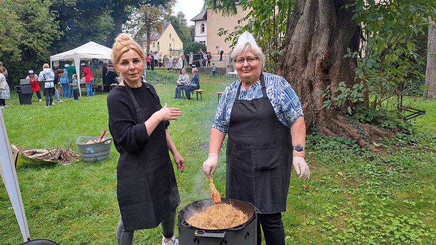 Internationale Kochshow in der Trinitatisgemeinde in Sondershausen