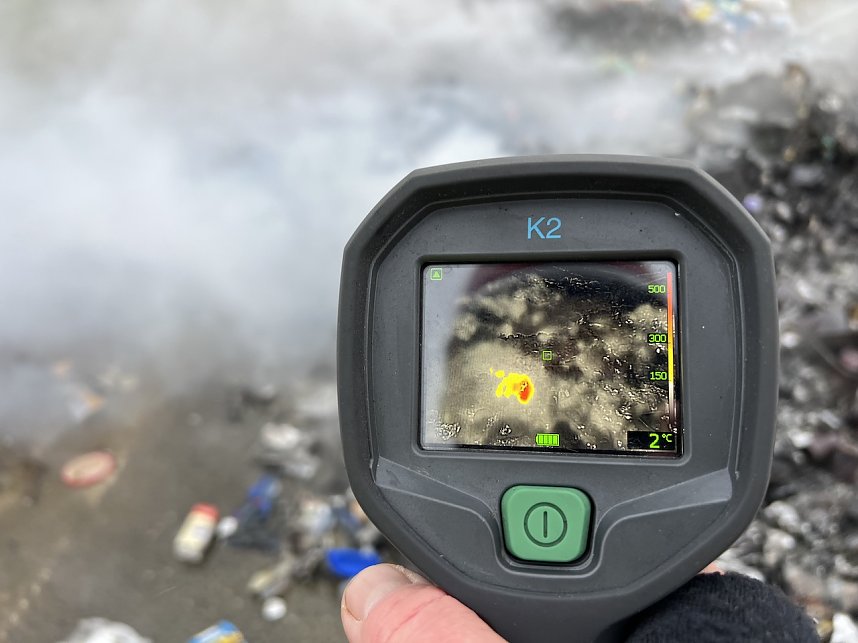 Kunststoffm&uuml;ll entz&uuml;ndete sich zwischen Kleinberndten und Friedrichslohra und musste abgekippt werden