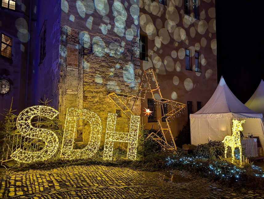Lichterglanz im Sondersh&auml;user Schlosshof