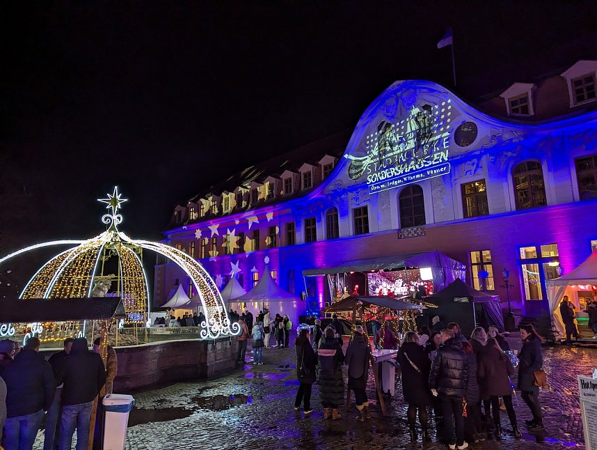 Lichterglanz im Sondersh&auml;user Schlosshof