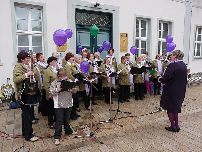 Fliederfest er&ouml;ffnet