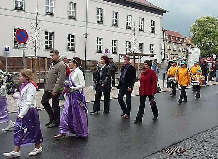 Fliederfest er&ouml;ffnet