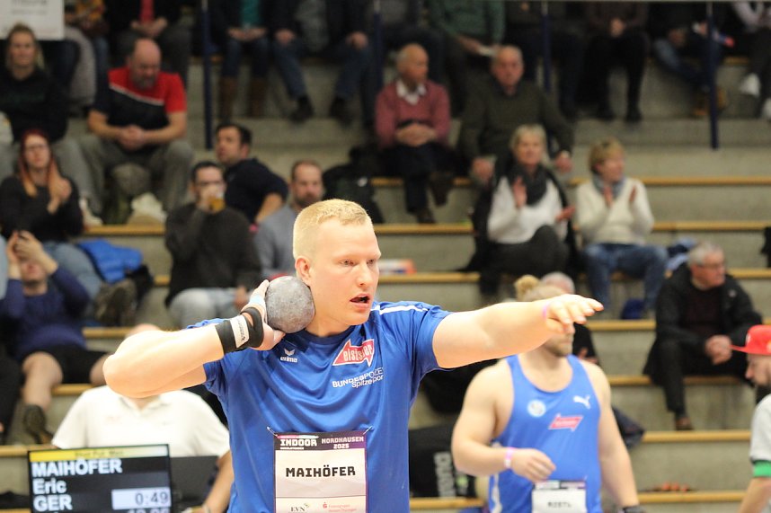 Indoor Kugelsto&szlig;en in der Wiedigsburghalle in Nordhausen