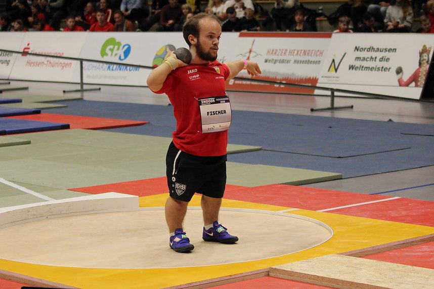 Indoor Kugelsto&szlig;en in der Wiedigsburghalle in Nordhausen