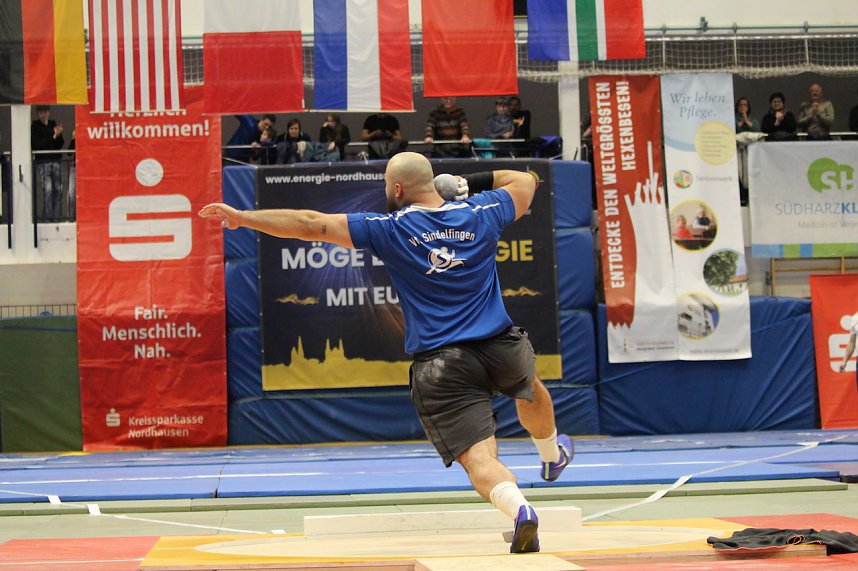 Indoor Kugelsto&szlig;en in der Wiedigsburghalle in Nordhausen