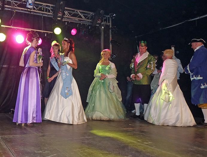 Fliederk&ouml;nigin gew&auml;hlt