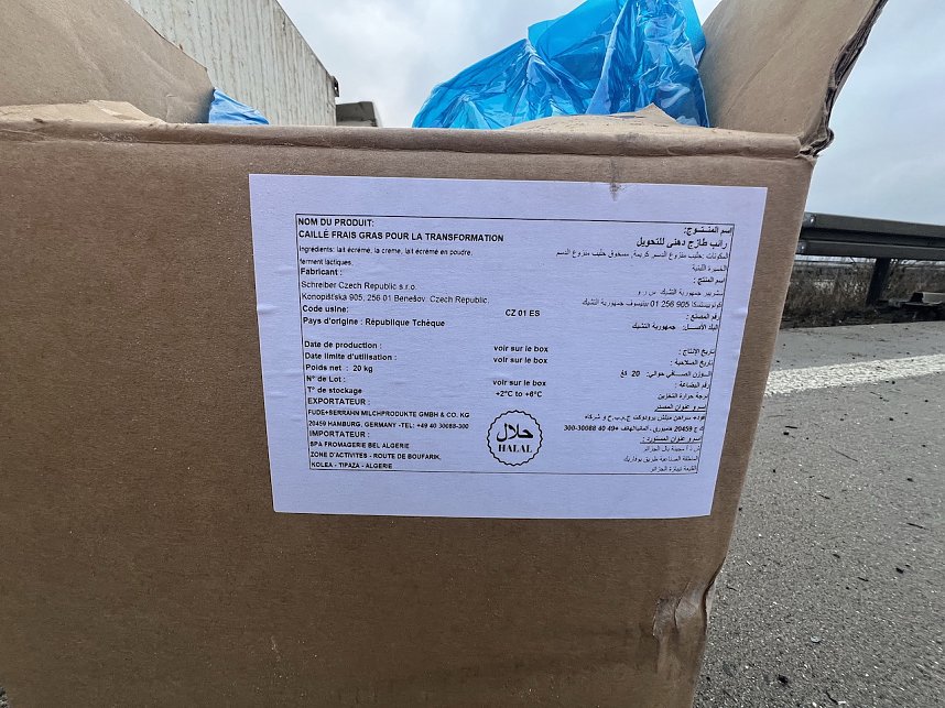 Sattelschlepper auf der A38 umgekippt