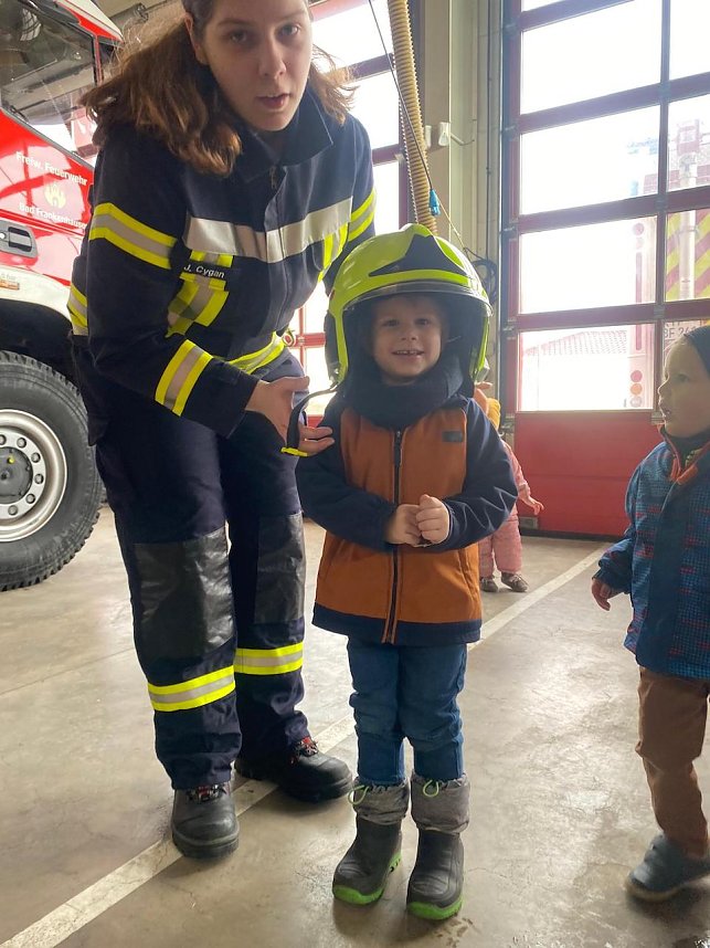 Kindervilla auf Feuerwehrentdeckungstour