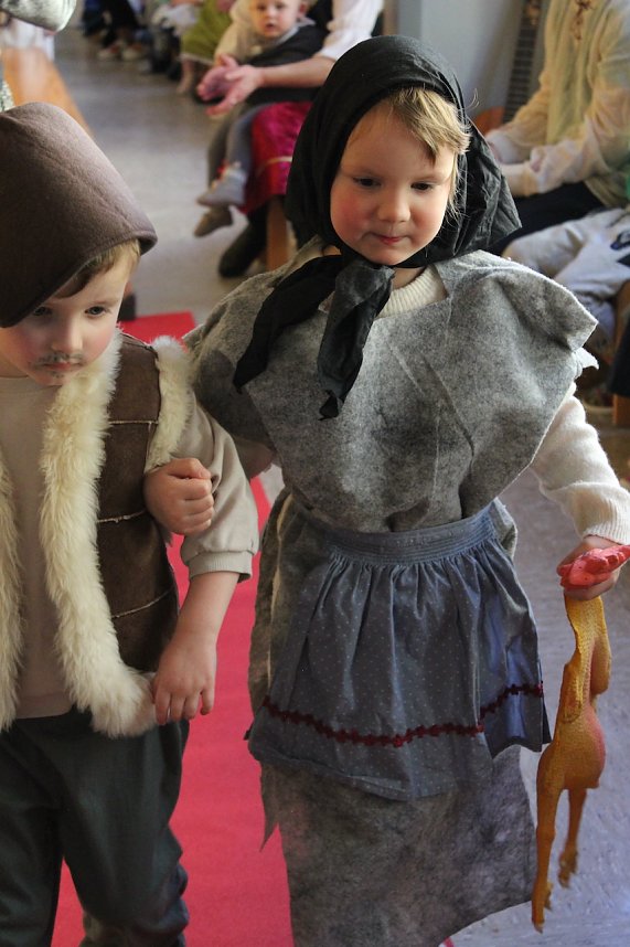 Modenschau mit den Kindern der Kindervilla Bad Frankenhausen. 