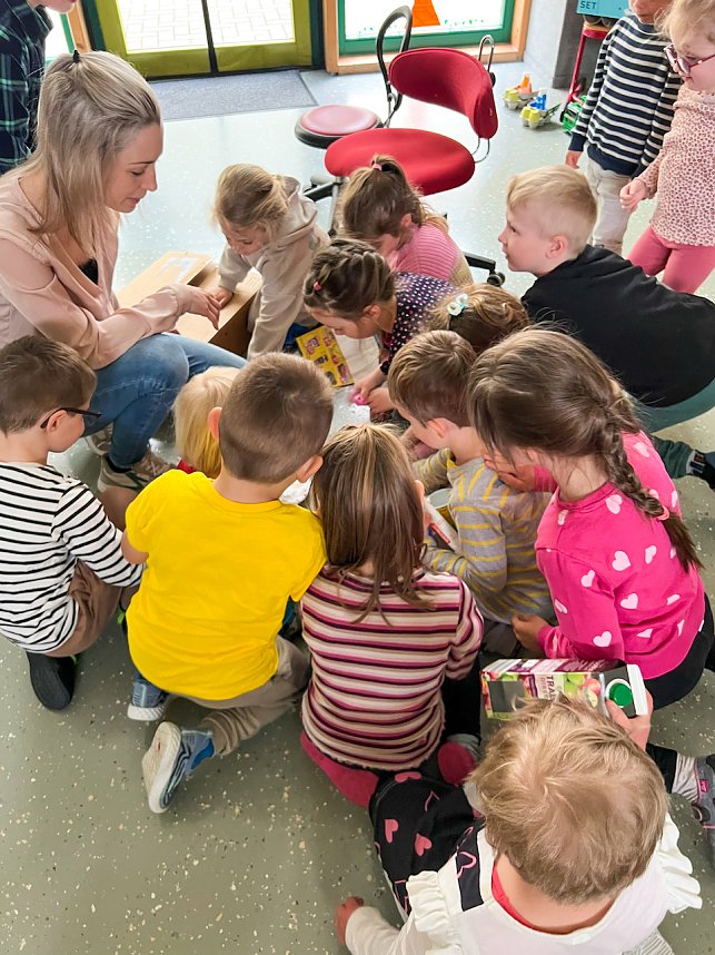 Projekttag zum Thema Abfall bei den Helbeg&auml;nschen in Rockstedt