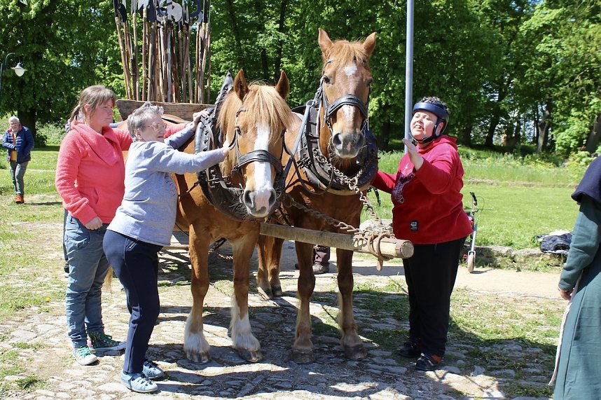 500 Jahre nach dem Bauernkrieg stellen 30 Darsteller in historischen Gew&auml;ndern den M&uuml;ntzer-Zug nach und machen Station in Ebeleben