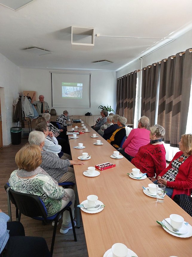 Revierf&ouml;rster Ralf Hubert bei den Senioren von Jecha im Haus der Vereine
