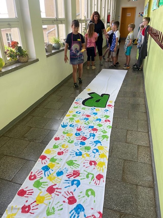 Mit gro&szlig;em Spa&szlig;,tanzten sich die Uderlebener Sch&uuml;ler in die Ferien