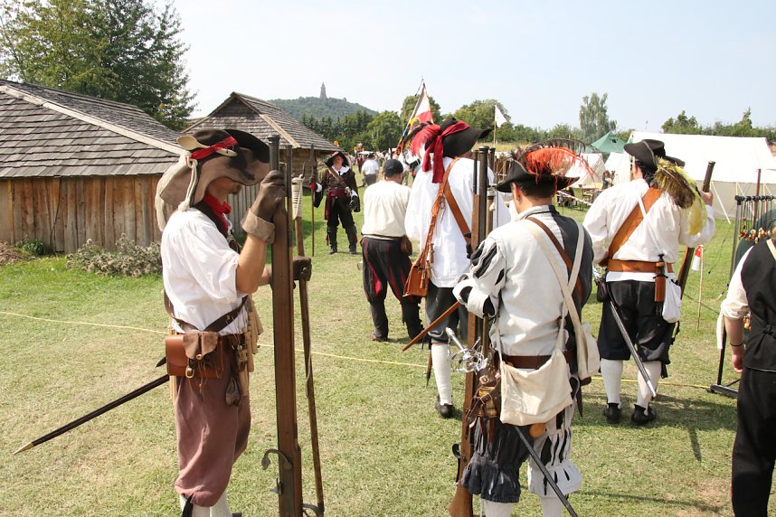 Kanonendonner auf der Pfalz Tilleda