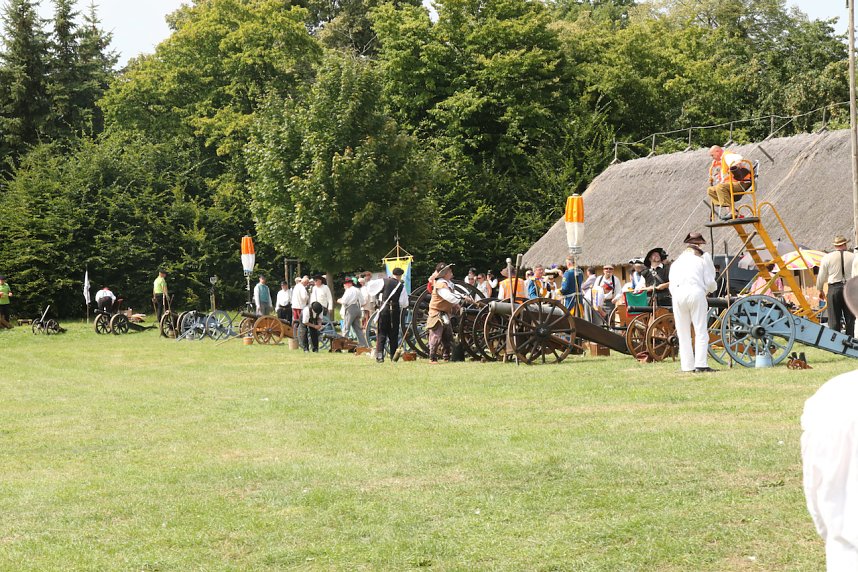 Kanonendonner auf der Pfalz Tilleda