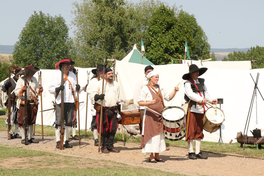 Kanonendonner auf der Pfalz Tilleda