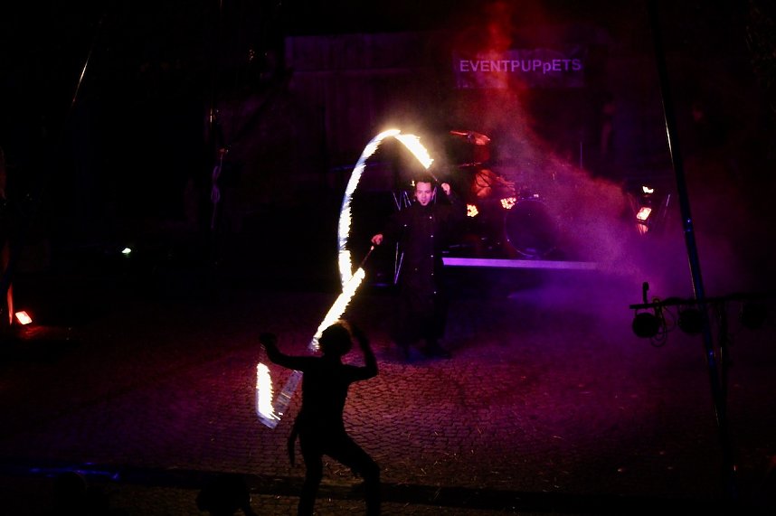 Spektakul&auml;re Feuershow von "EVENTPUPPETS" beim Mittelalterstadtfest in Bad Langensalza