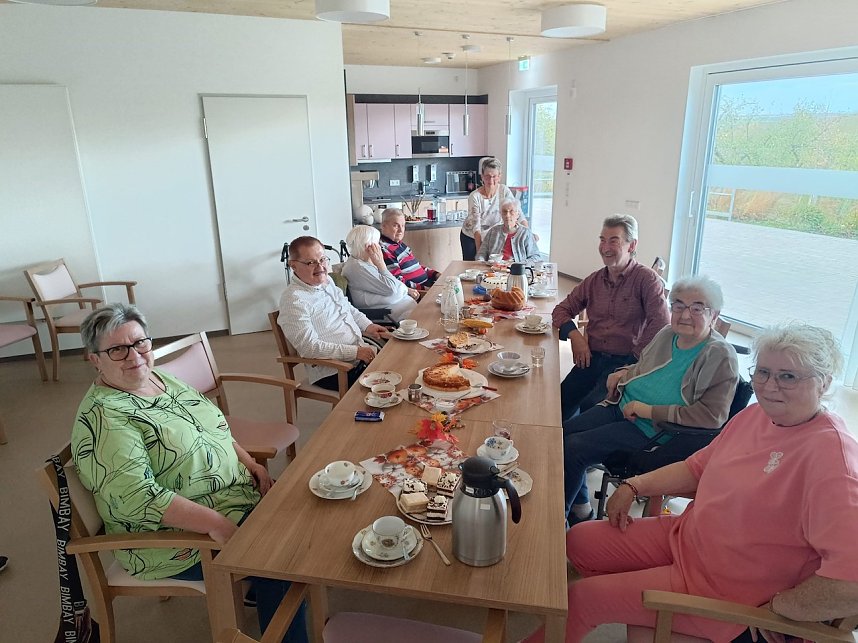 Frau Els&auml;sser feiert ihrem 105. Geburtstag 