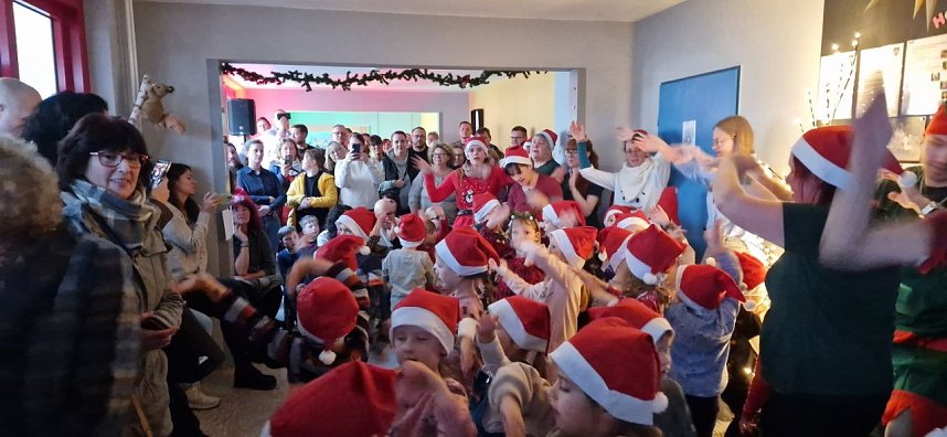 Traditioneller Weihnachtsmarkt etwas anders - M&auml;rchenzimmer