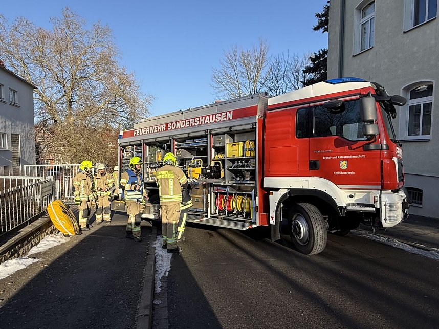 Ein Pick-Up hat vor einer Krankenkasse in Sondershausen eine Frau &uuml;berrollt.
