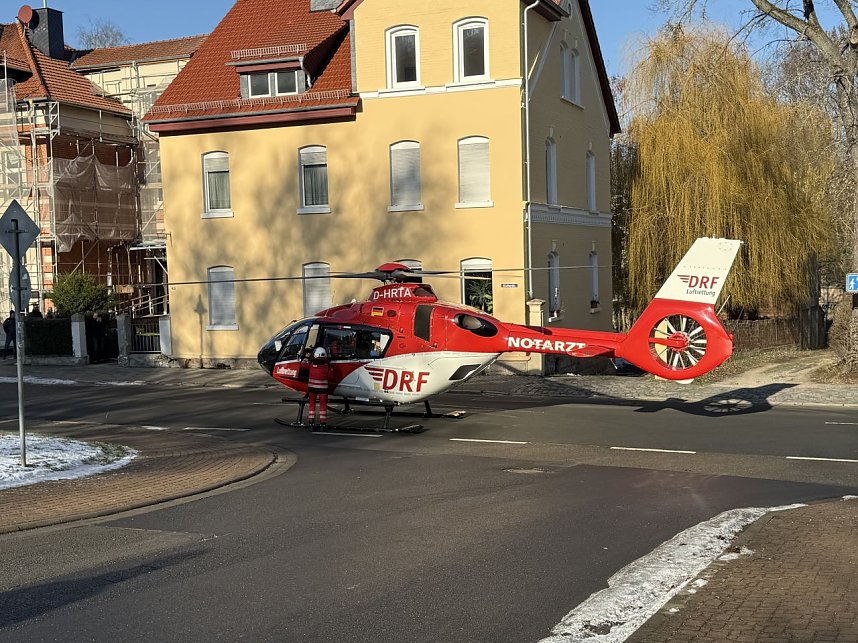 Ein Pick-Up hat vor einer Krankenkasse in Sondershausen eine Frau &uuml;berrollt.