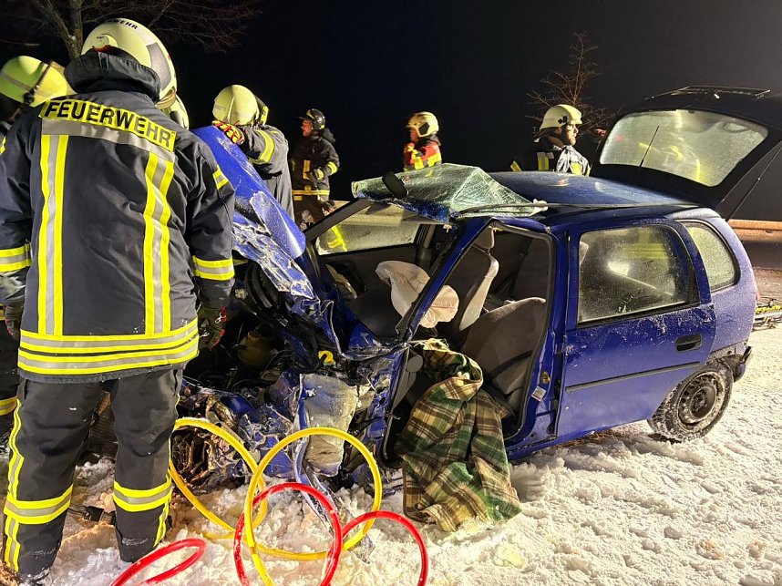 Bei dem Unfall auf der B94 wurden zwei Menschen verletzt. 