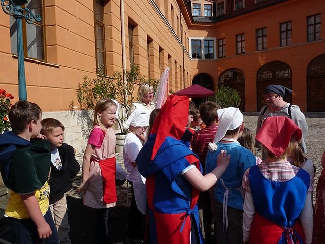 Kindermitteolalterf&uuml;hrung