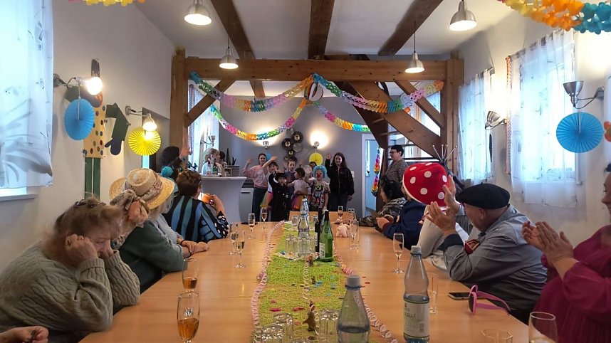 Faschingsfeier mit den Sp&auml;taussiedlern, auch die Seniorengruppe WB4 war dabei