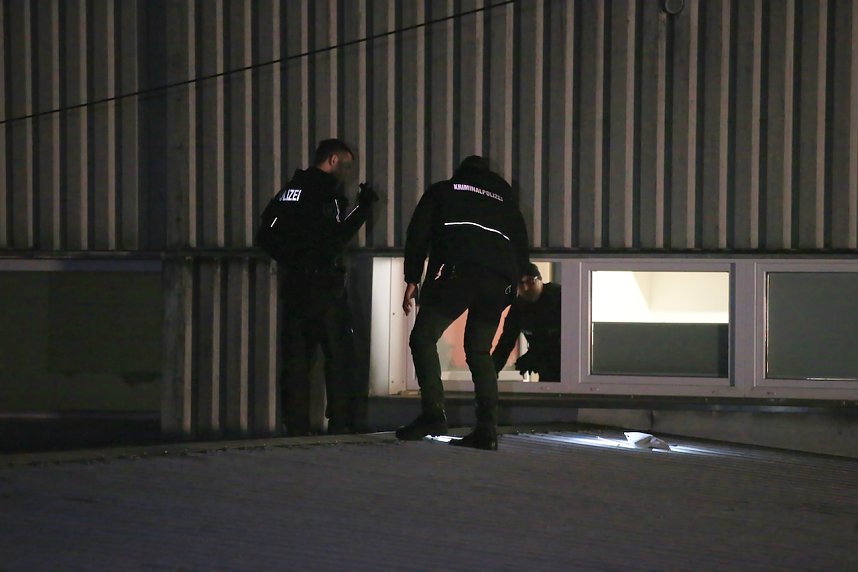 Spurensicherung in der Schachtstra&szlig;e