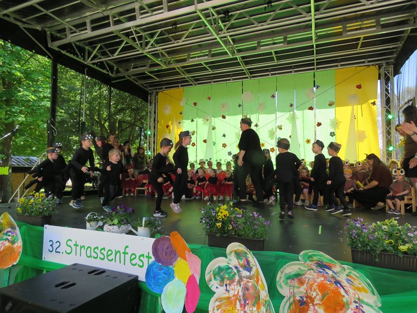 Das Stra&szlig;enfest der Kindervilla in Bad Frankenhausen wurde zum Wiesenfest