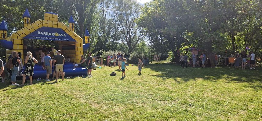 Das Stra&szlig;enfest der Kindervilla in Bad Frankenhausen wurde zum Wiesenfest