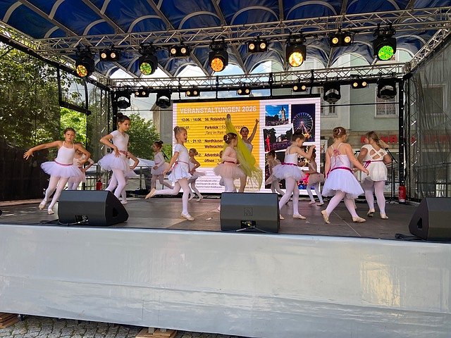 Impressionen von den Auftritten des Tanzstudios Radeva auf dem Rolandfest in Nordhausen.