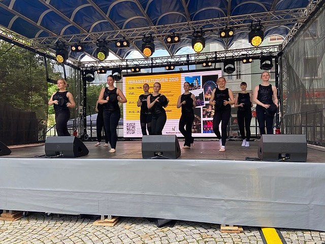 Impressionen von den Auftritten des Tanzstudios Radeva auf dem Rolandfest in Nordhausen.