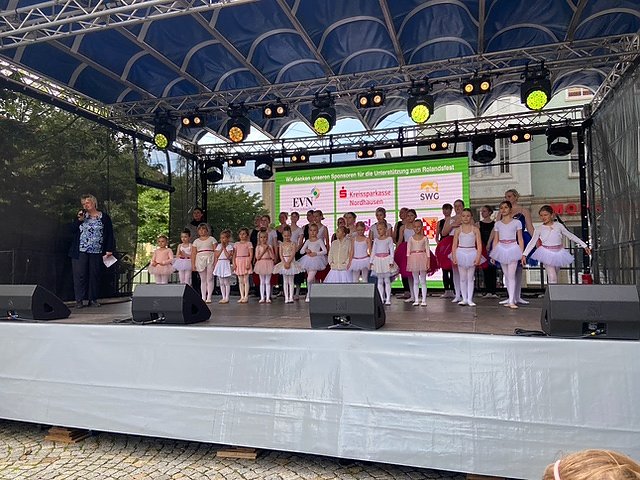 Impressionen von den Auftritten des Tanzstudios Radeva auf dem Rolandfest in Nordhausen.