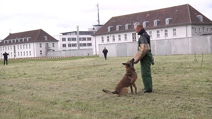 Offene T&uuml;ren bei der Polizei