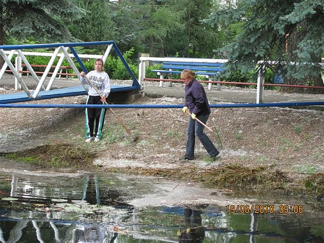 Arbeitseinsatz im Schwimmbad