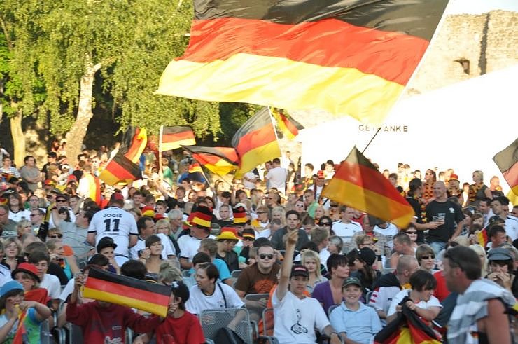 Public Viewing auf den Petersberg