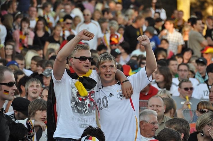 Public Viewing auf den Petersberg