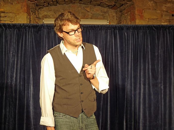 Christoph Sieber im Ochsenstall