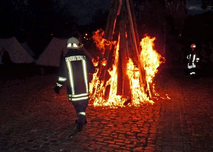 Feuerschau zum Bauernmarkt