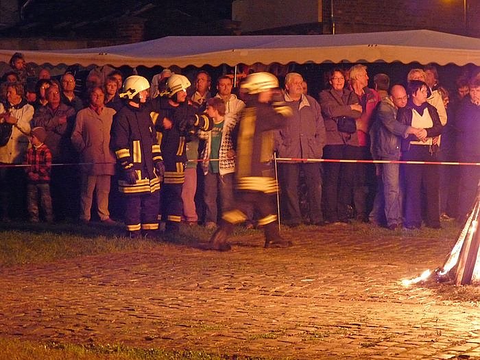 Feuerschau zum Bauernmarkt