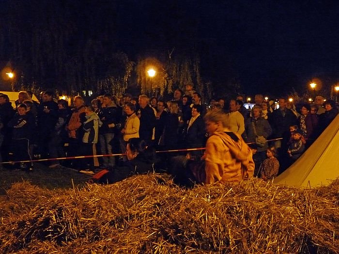 Feuerschau zum Bauernmarkt
