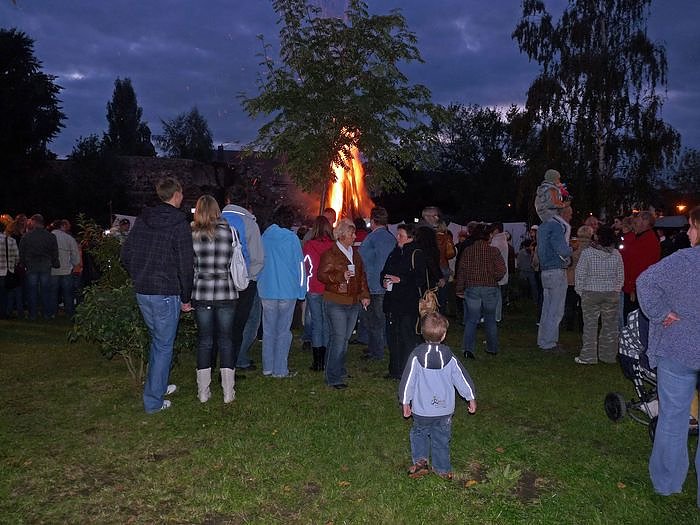 Feuerschau zum Bauernmarkt