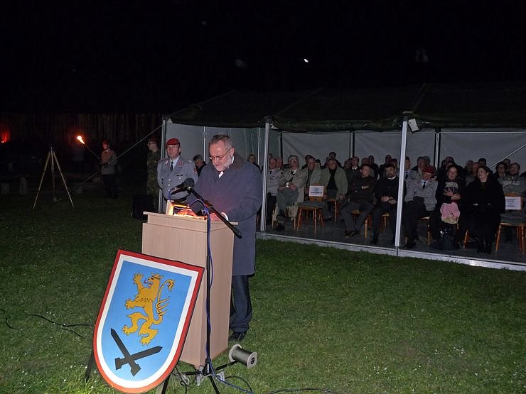 Gel&ouml;bnis im feierlichen Rahmen