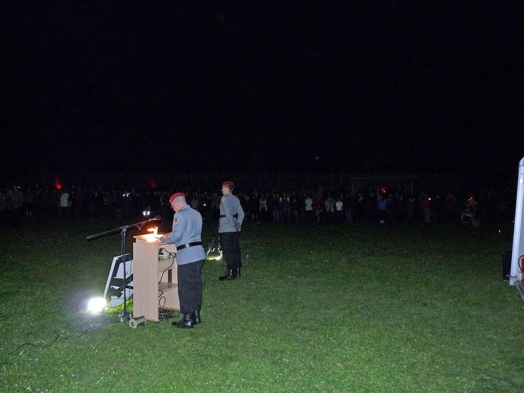 Gel&ouml;bnis im feierlichen Rahmen