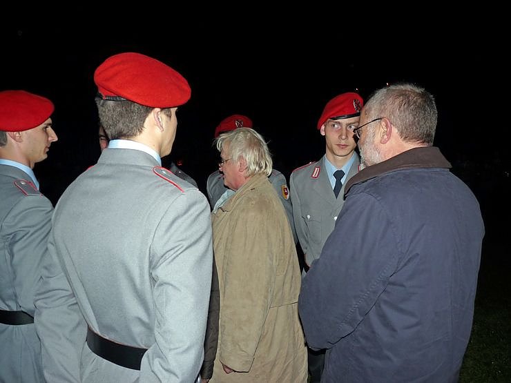 Gel&ouml;bnis im feierlichen Rahmen